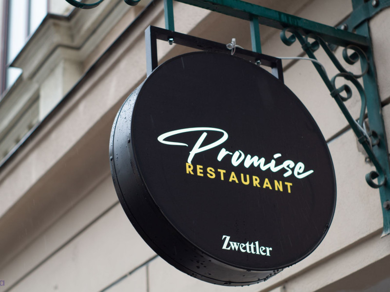 Promise Schild